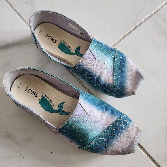 Toms Slip-On Shoes | Mermaid Scale Tail Pattern | size 5.5 - Picture 1 of 5